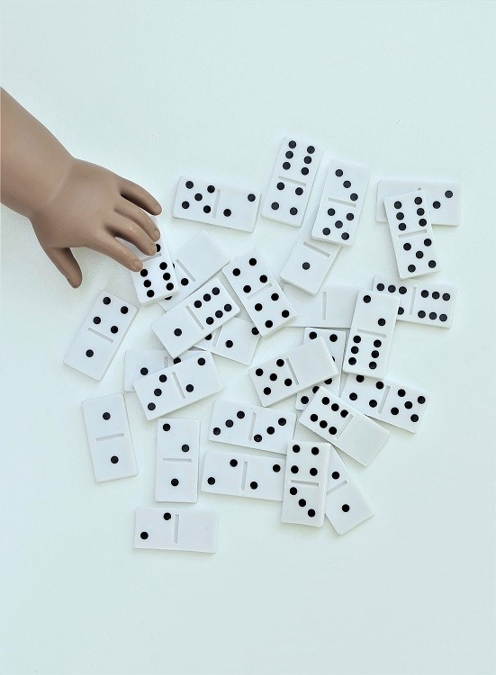 Doll Sized 28 Piece Domino Game